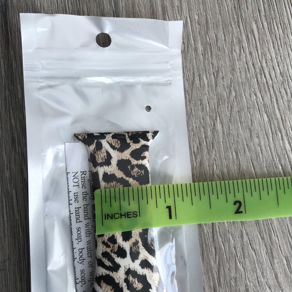 Animal Print Apple Watch Band fits 38/40mm - Picture 4 of 4
